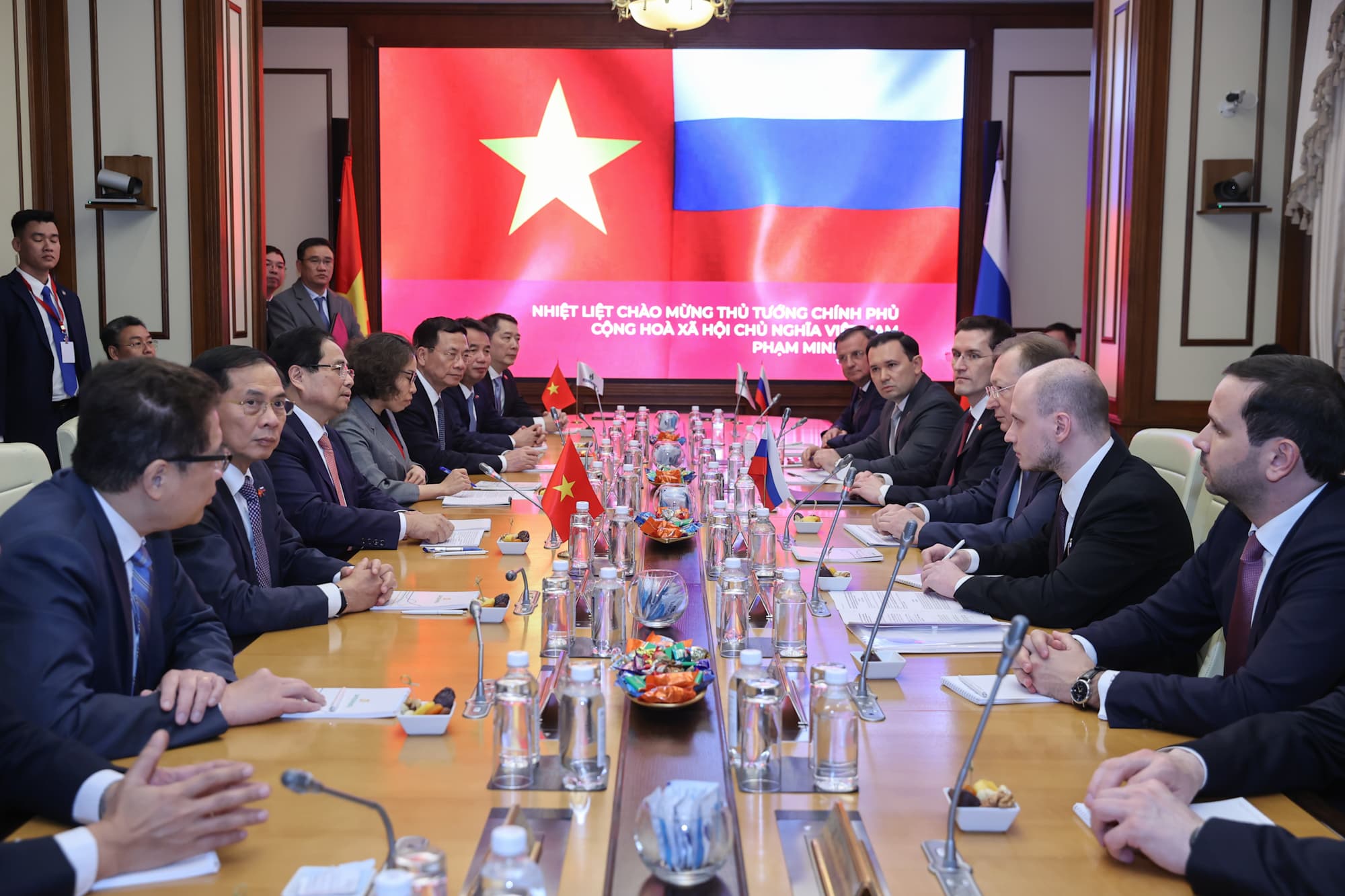 Thủ tướng Phạm Minh Chính làm việc với Công ty Zarubezhneft: Nga và Việt Nam tăng cường hợp tác dầu khí