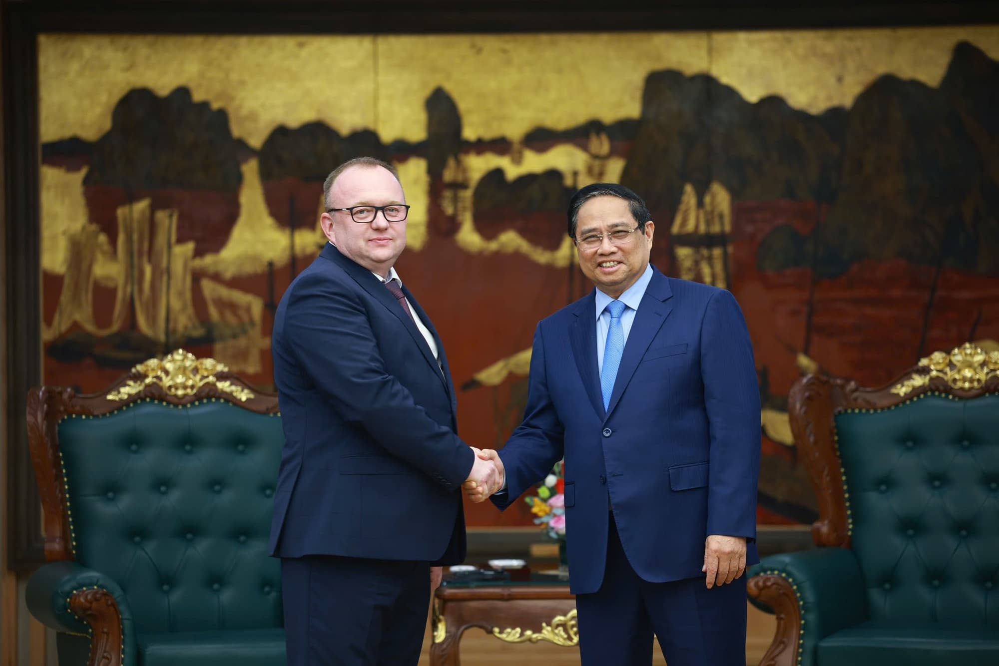Thủ tướng Phạm Minh Chính tiếp Chủ tịch Ủy ban Giám định tư pháp Belarus