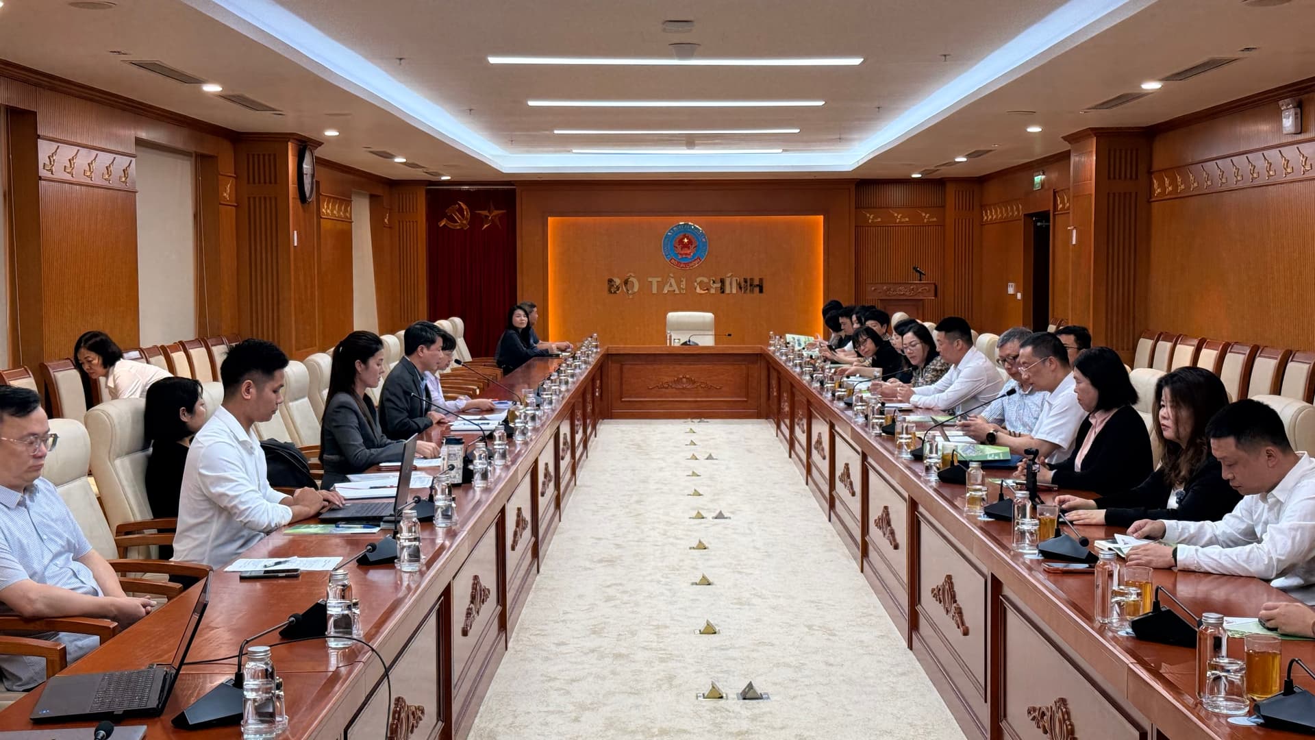 TRUNG TÂM XÚC TIẾN, THÔNG TIN VÀ HỖ TRỢ ĐẦU TƯ TIẾP VÀ LÀM VIỆC VỚI ĐOÀN HIỆP HỘI XÚC TIẾN DOANH NGHIỆP HẢI NGOẠI TRƯỜNG SA (TRUNG QUỐC)